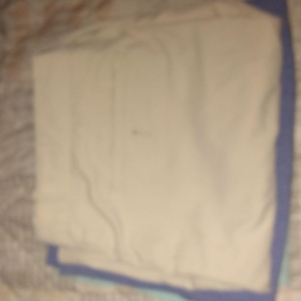 Clothes - Picture 3 of 4